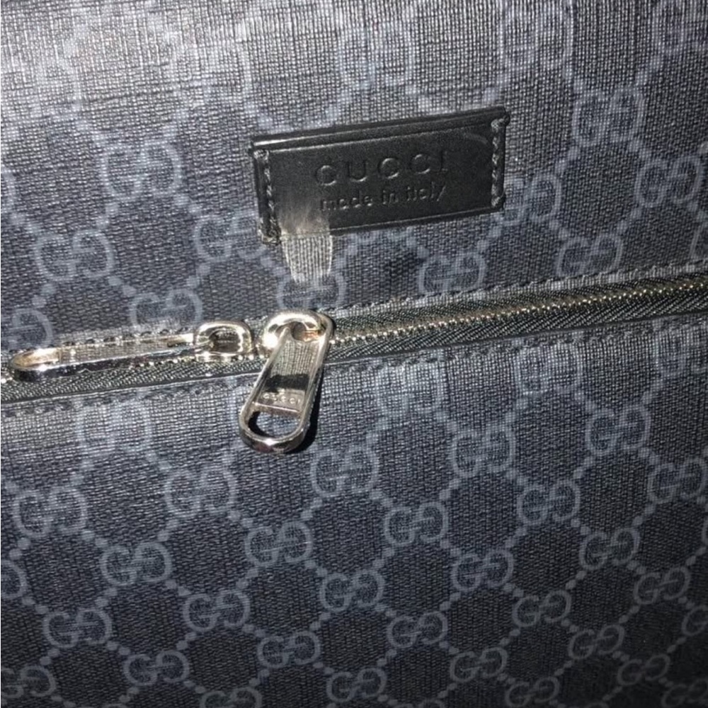 Gucci Dark Patterned Men's Travel Bag - Picture 6 of 9